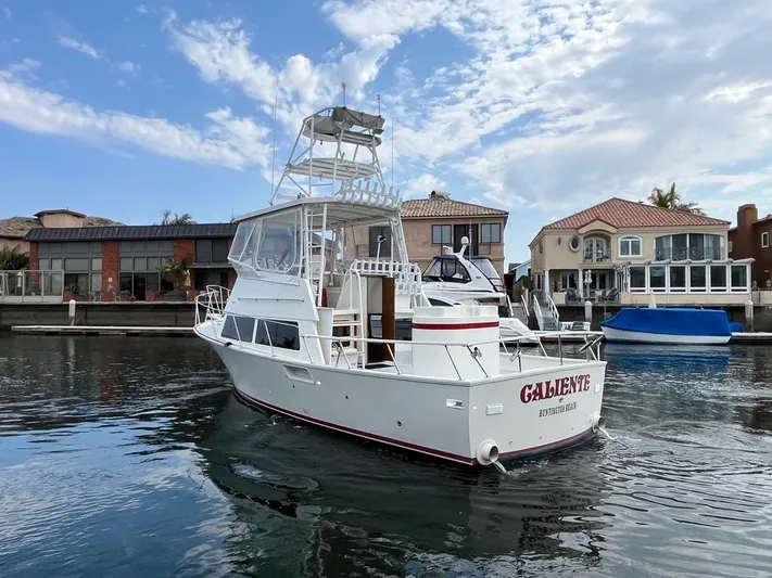 Caliente Yacht Photos Pics 