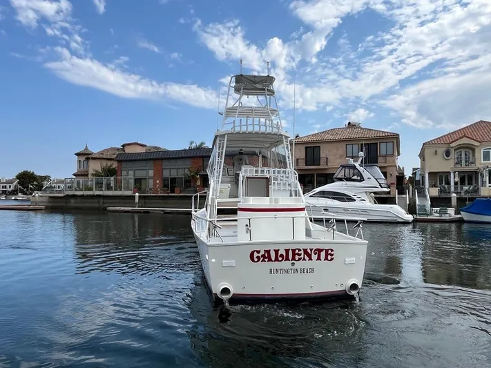 Caliente Yacht Photos Pics 