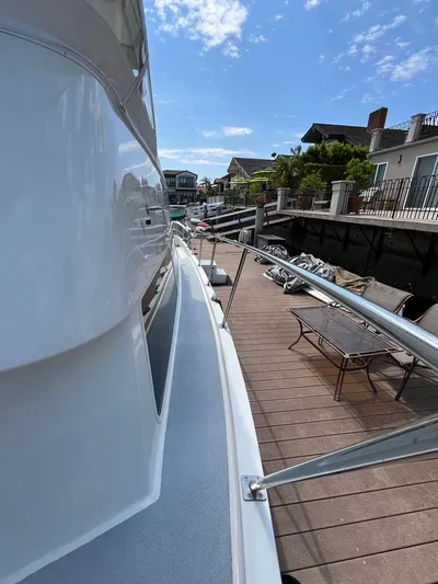 Caliente Yacht Photos Pics 