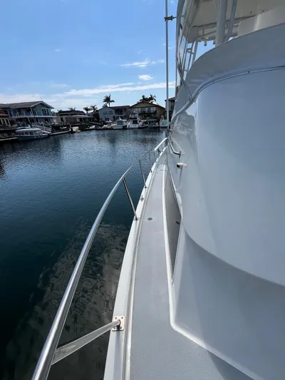 Caliente Yacht Photos Pics 