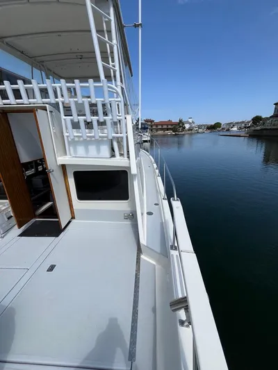 Caliente Yacht Photos Pics 