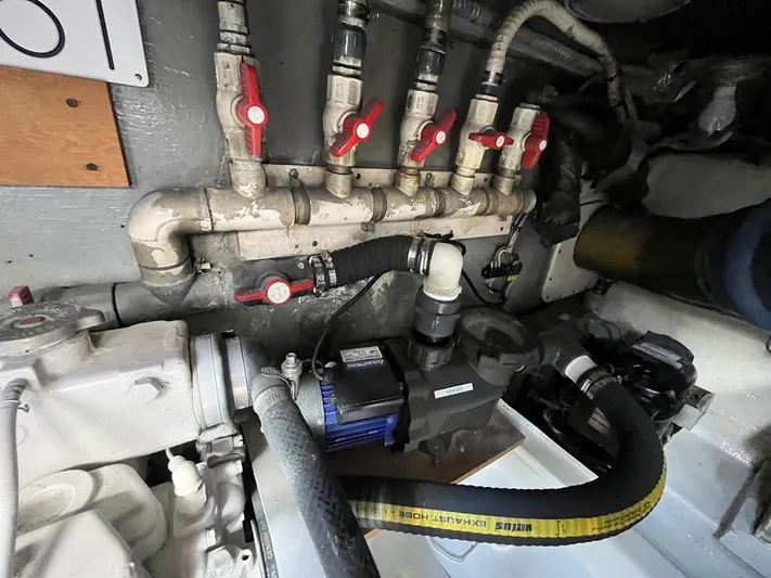 Caliente Yacht Photos Pics 