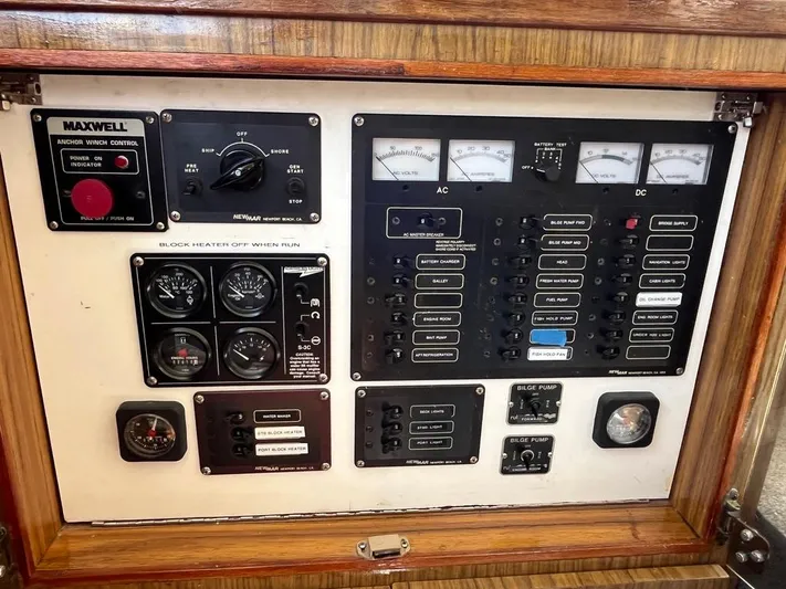 Caliente Yacht Photos Pics 