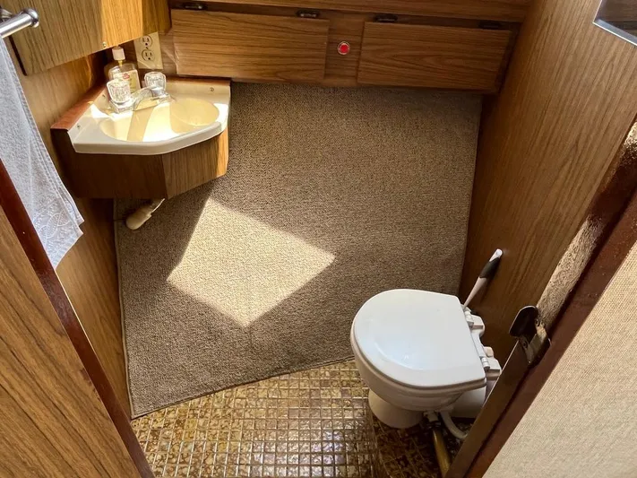 Caliente Yacht Photos Pics 