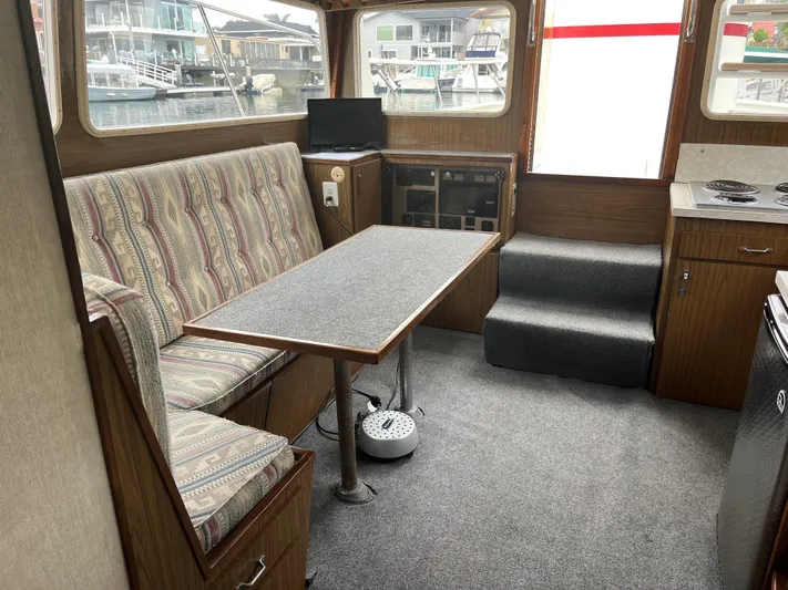 Caliente Yacht Photos Pics 