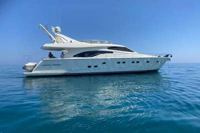2000 Ferretti Yachts 68