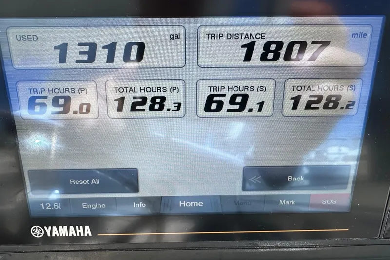 World Cat 296 Dc Yacht Photos Pics Yamaha engine display showing fuel usage and trip data for 2020 World Cat 296 DC.
