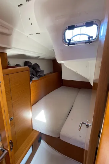 Isla Yacht Photos Pics 