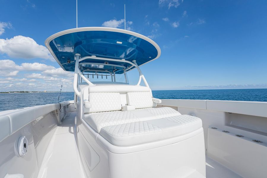 2021 Jupiter 43 Center Console