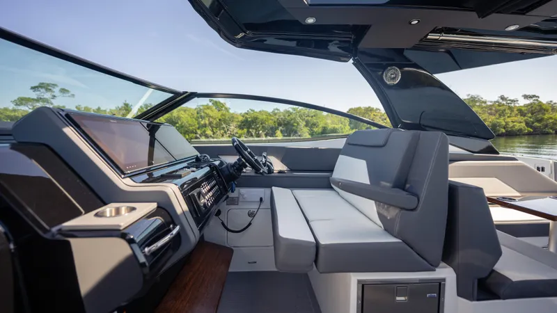  Yacht Photos Pics Interior of 2021 Cruisers Yachts 38 GLS OB 450R, featuring sleek design and modern controls.