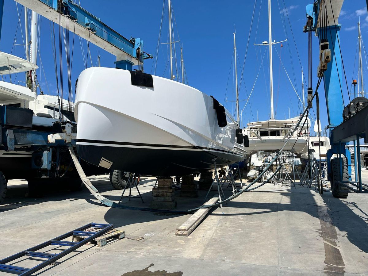 2021 Vanquish Yachts 44 