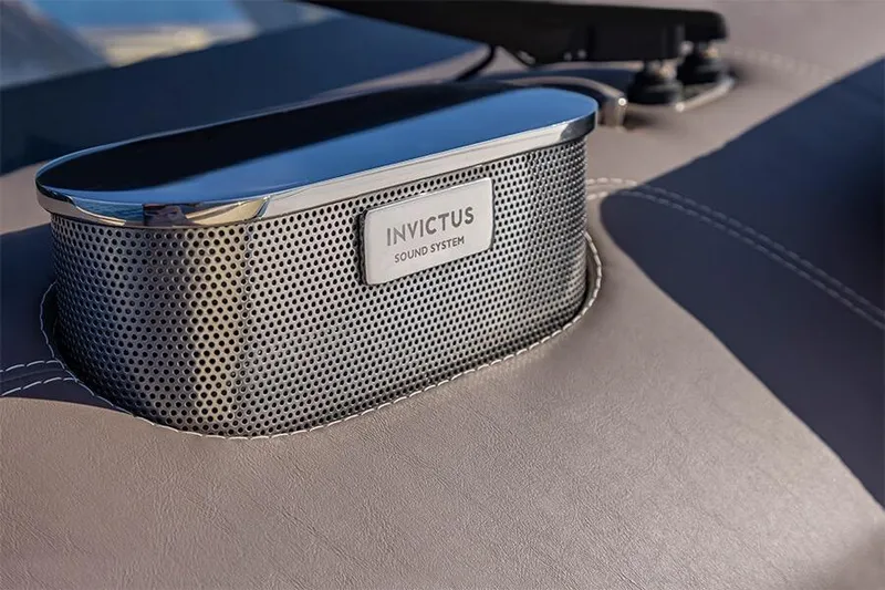  Yacht Photos Pics 2024 Invictus TT460 sound system detail with sleek design and premium materials.