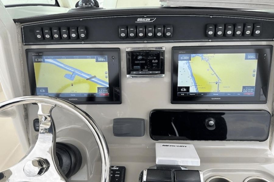 2017 Boston Whaler 280 Outrage