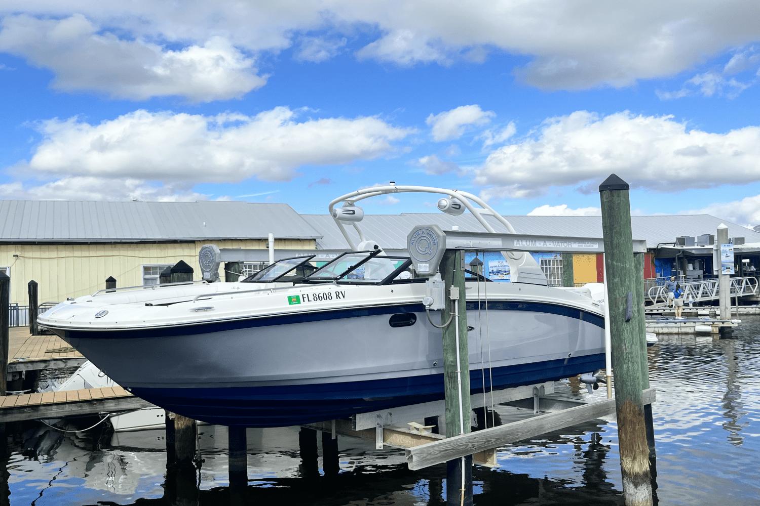 2019 Sea Ray SDX 270 Outboard | 27ft