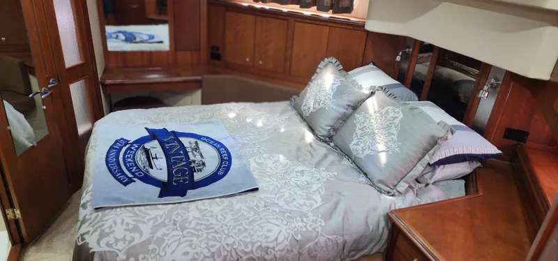 Sandy Feet Yacht Photos Pics 