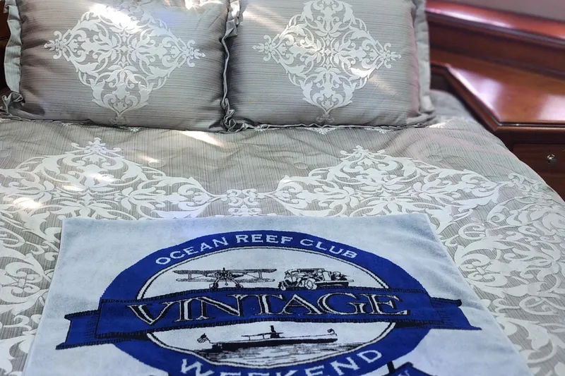 Sandy Feet Yacht Photos Pics 