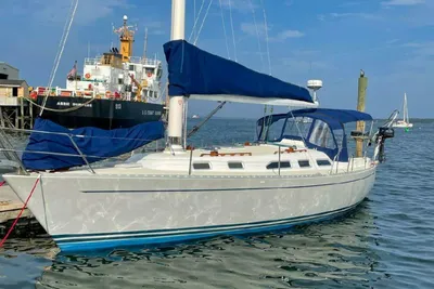 Freedom 36 Sloop
