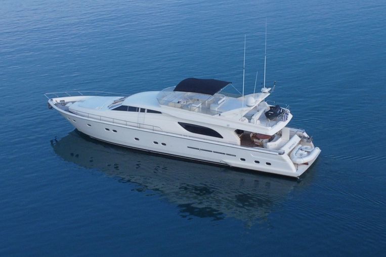 2000-78-8-ferretti-yachts-80