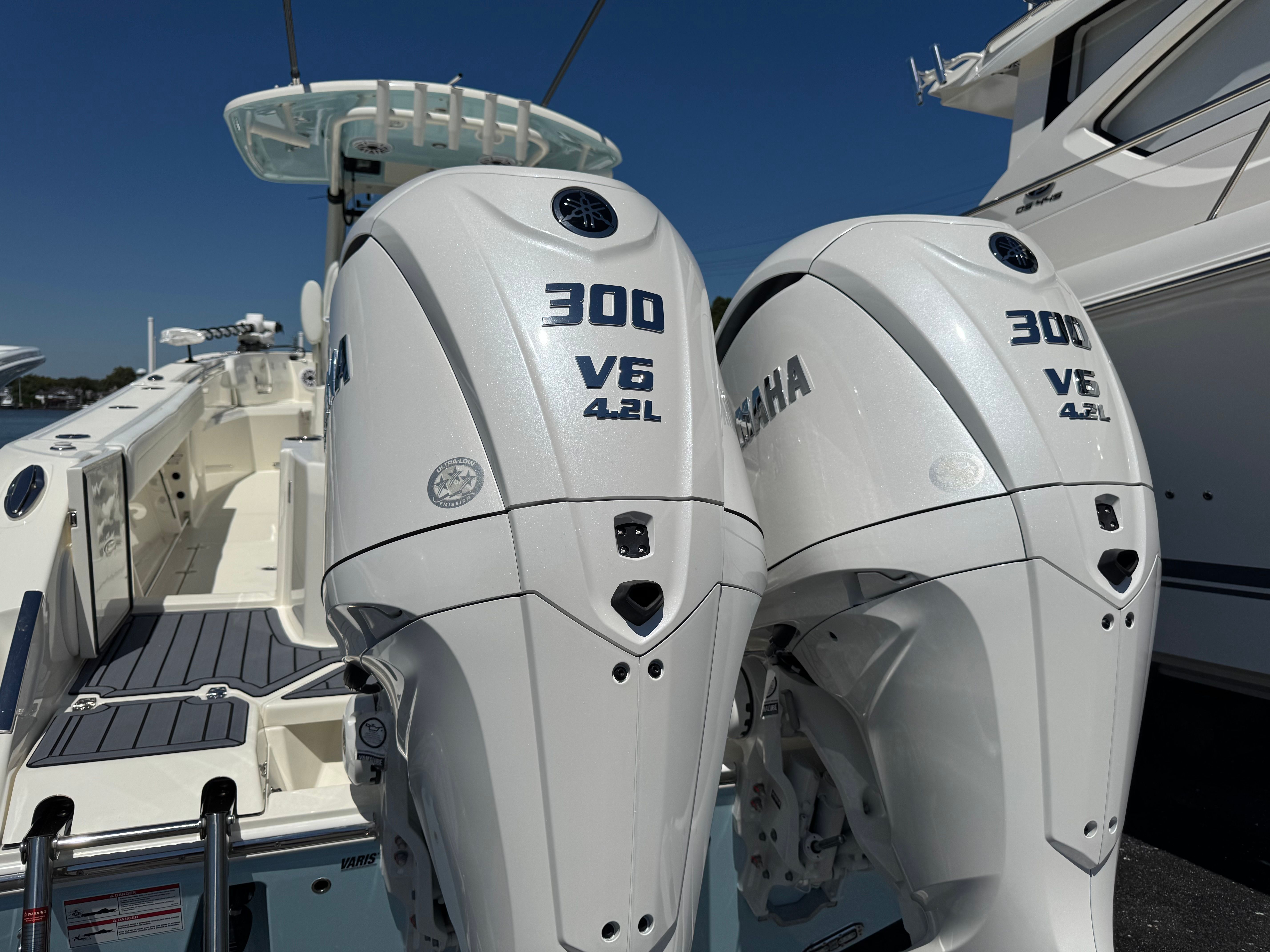 2026 COBIA 285 CC - Image 5