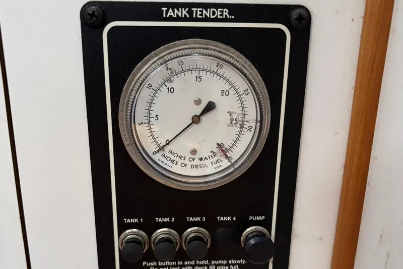 Custom Yacht Photos Pics Tank Tender gauge panel with water and diesel fuel measurement, Sabre 452, year 2000.