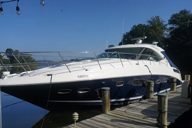 L' Aventura Yacht Photos Pics 