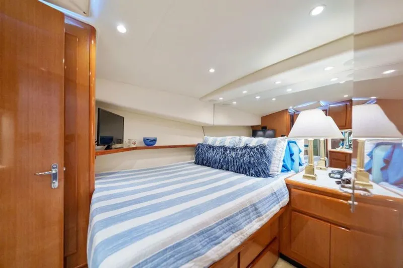 Pura Vida Yacht Photos Pics 2000 Viking 50 Convertible