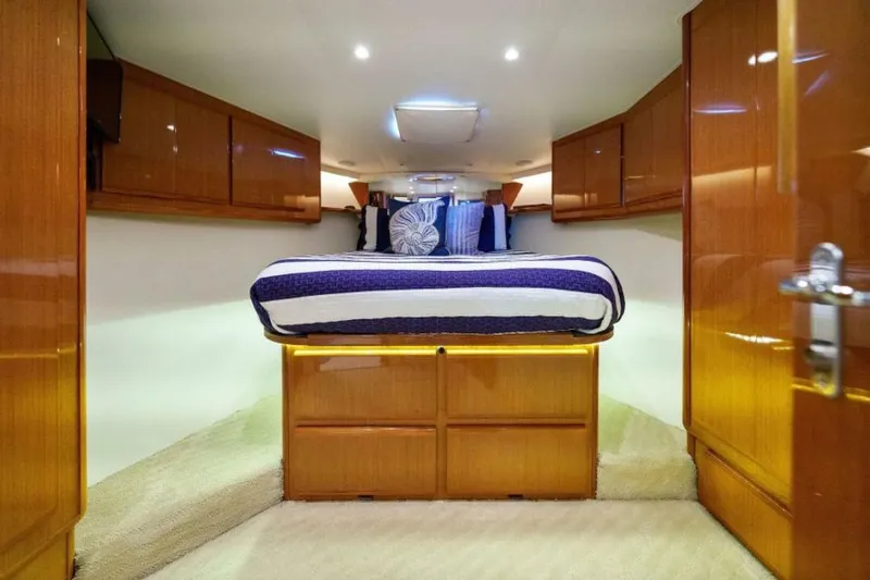 Pura Vida Yacht Photos Pics 2000 Viking 50 Convertible