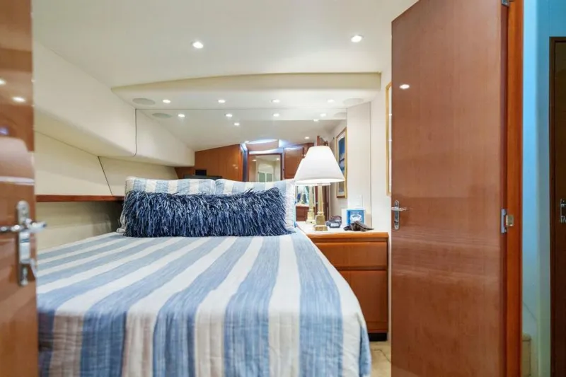 Pura Vida Yacht Photos Pics 2000 Viking 50 Convertible