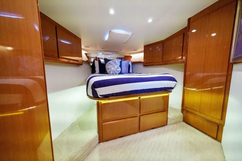 Pura Vida Yacht Photos Pics 2000 Viking 50 Convertible