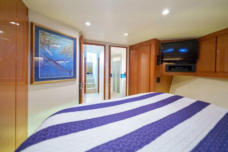 Pura Vida Yacht Photos Pics 2000 Viking 50 Convertible