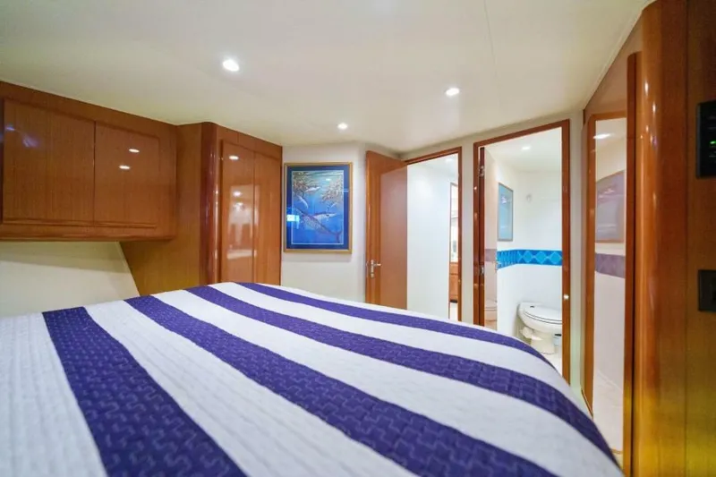 Pura Vida Yacht Photos Pics 2000 Viking 50 Convertible