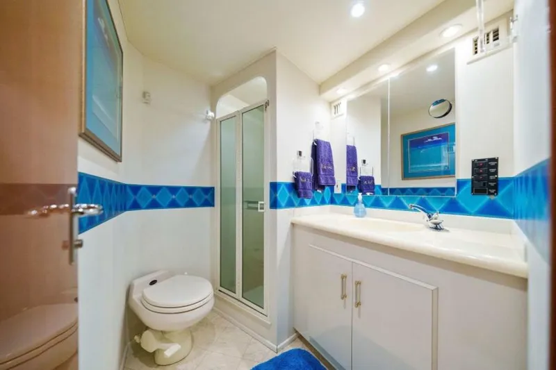 Pura Vida Yacht Photos Pics 2000 Viking 50 Convertible