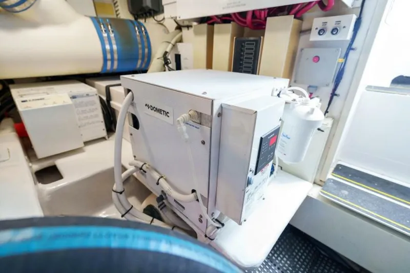 Pura Vida Yacht Photos Pics 2000 Viking 50 Convertible