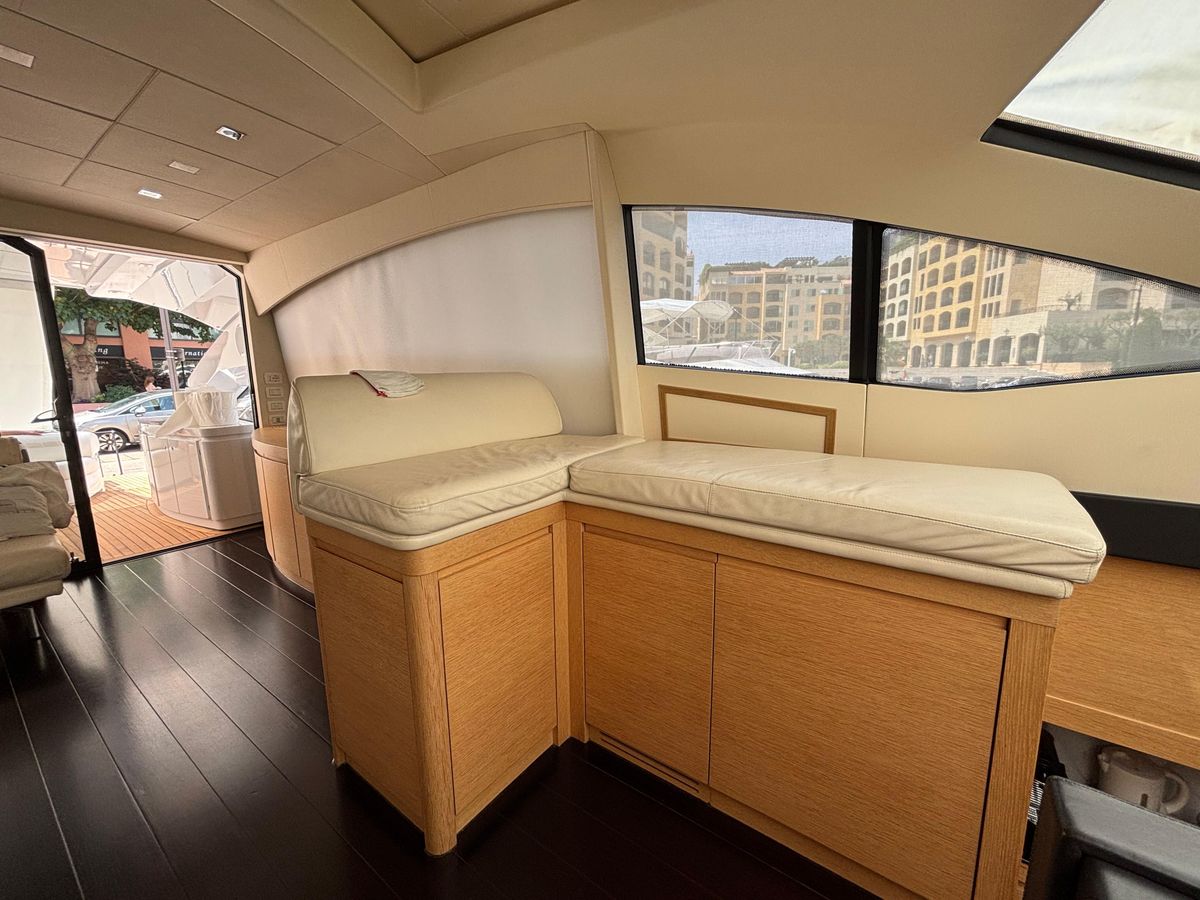 2011 Pershing 66 