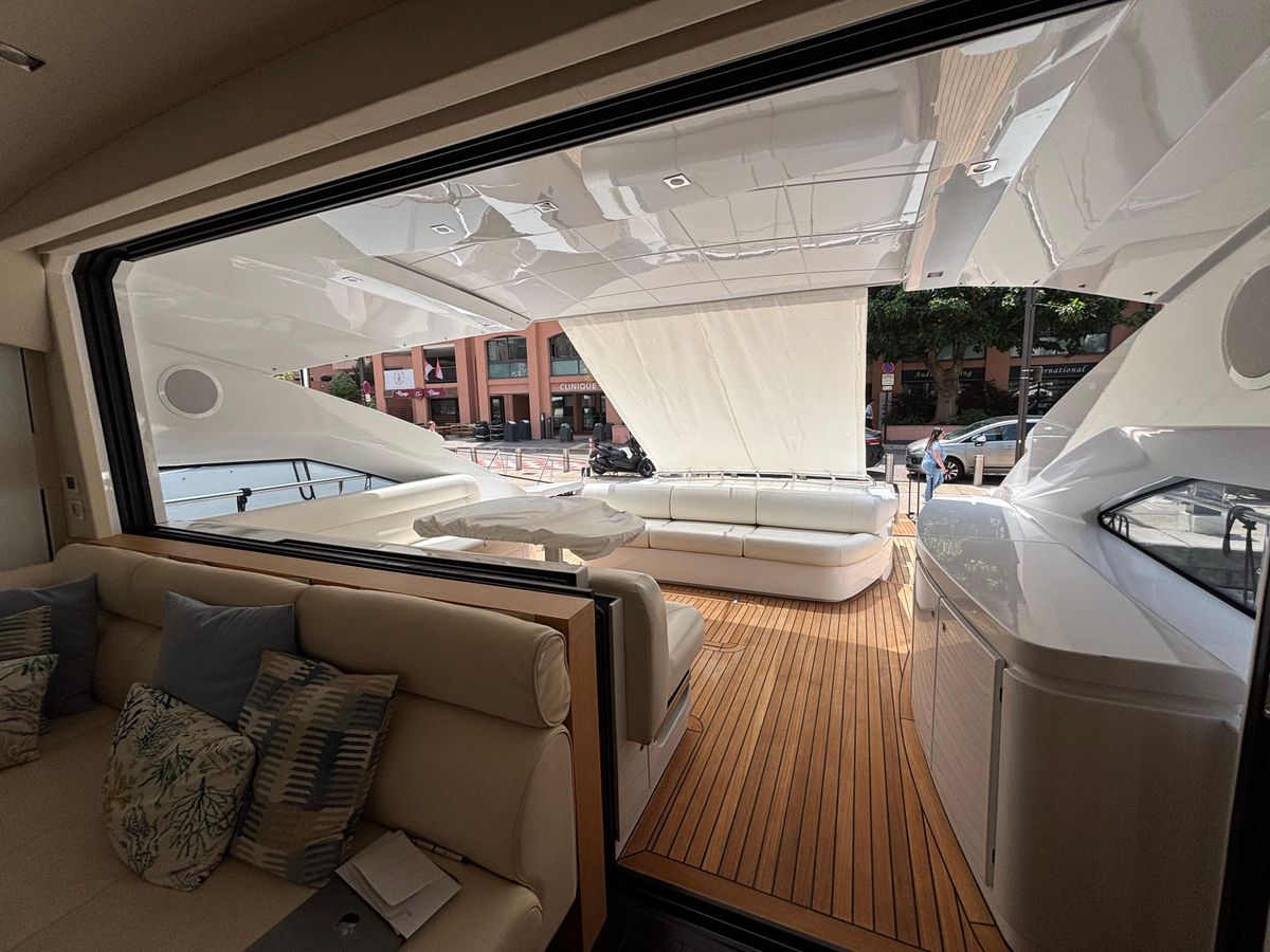 2011 Pershing 66 