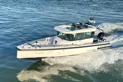 2022 Axopar 28 CABIN