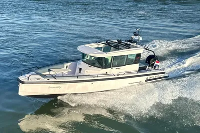 2022 Axopar 28 CABIN