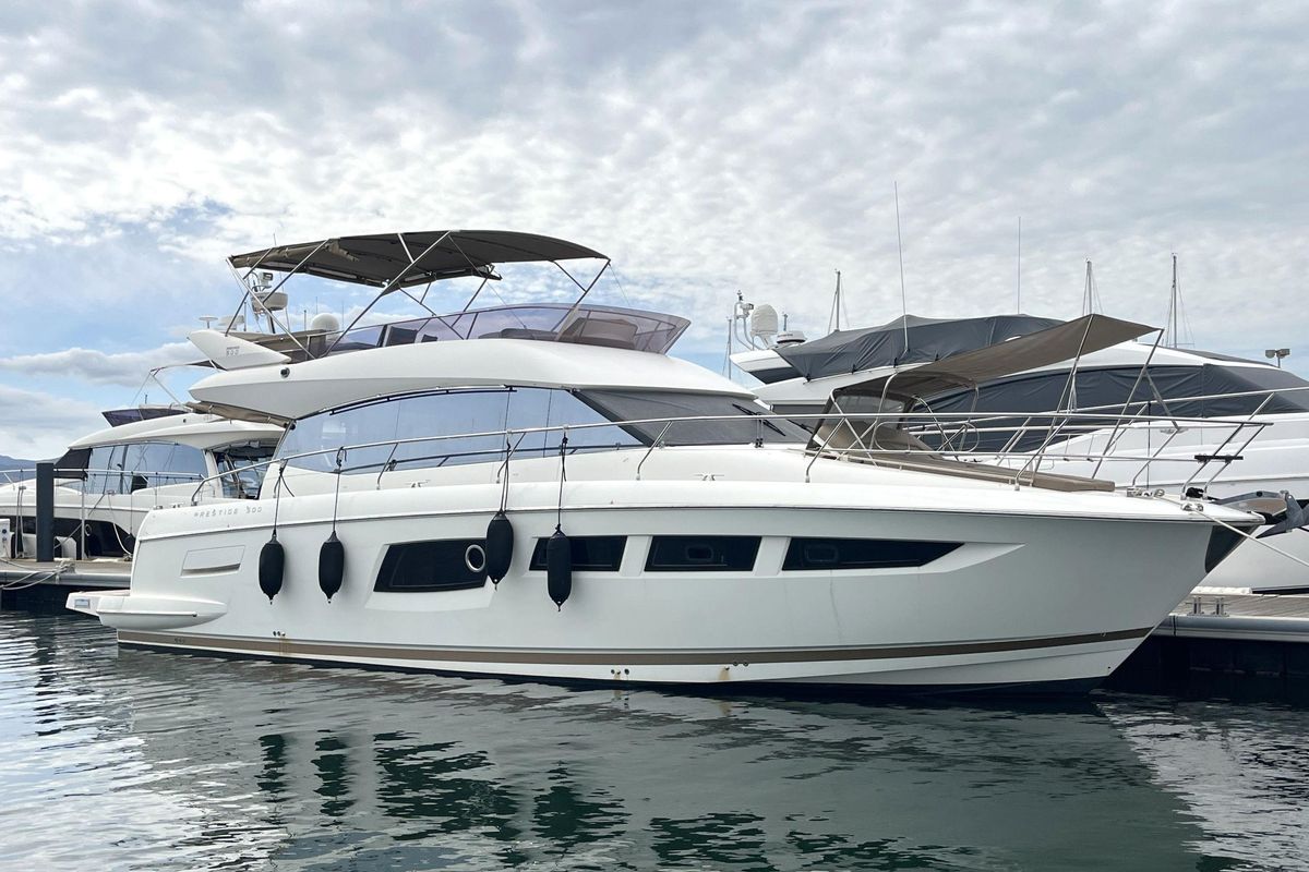 2011 Prestige 49 