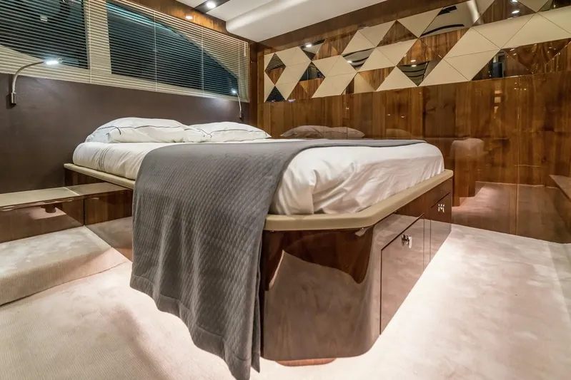  Yacht Photos Pics Manufacturer Provided Image