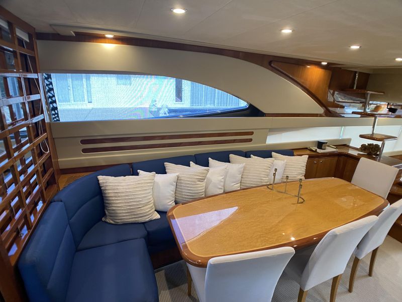 2005 Ferretti Yachts 760