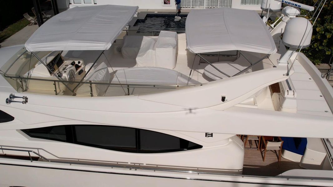2005 Ferretti Yachts 760