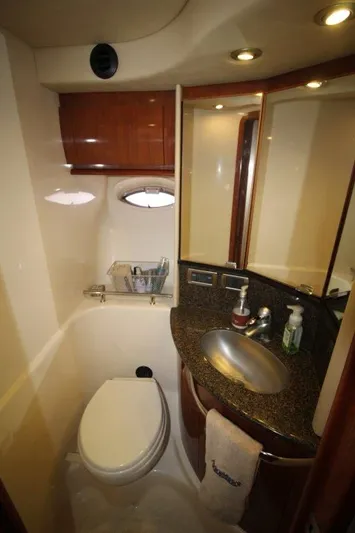  Yacht Photos Pics 2006 SEA RAY 44 SUNDANCER - Image 32