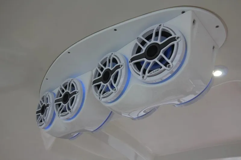  Yacht Photos Pics 2006 SEA RAY 44 SUNDANCER - Image 21