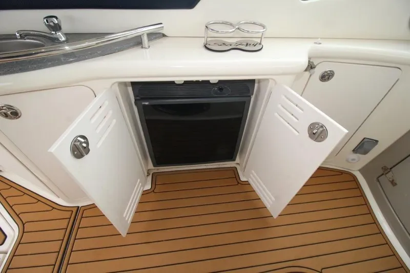  Yacht Photos Pics 2006 SEA RAY 44 SUNDANCER - Image 13