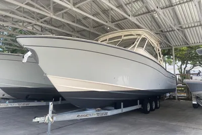 Grady-White Freedom 335