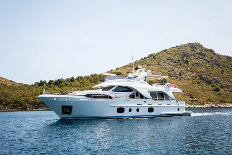 Rebecca V Yacht Photos Pics 