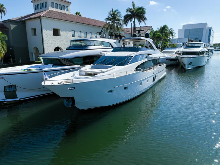 Echo Too Yacht Photos Pics 