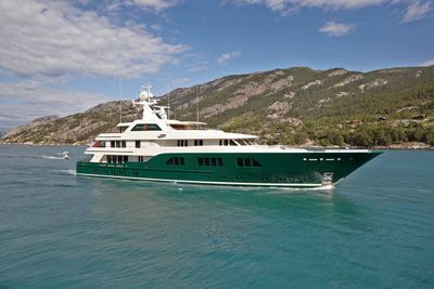 Feadship Full Displacement