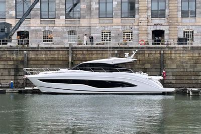 2022 Princess V55