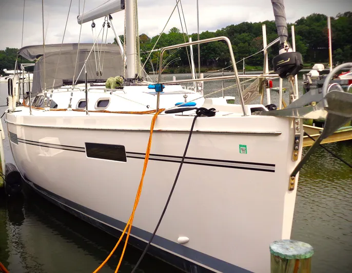 Meru Yacht Photos Pics 2019 Catalina 425 sailboat docked in a marina, featuring sleek design and modern rigging.